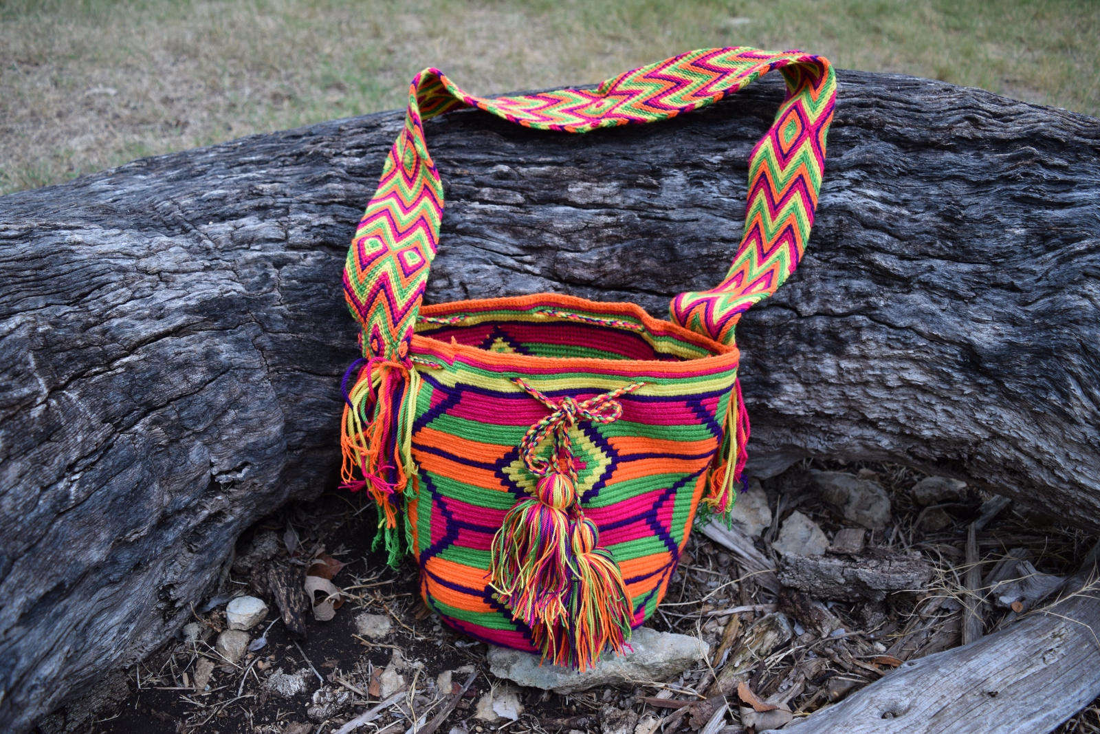 Colombian Wayuu Mochila Bag (WM489) | Little Colibri